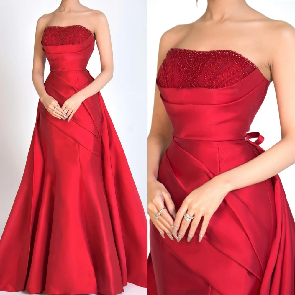Vestido de noche de satén rojo elegante personalizado, vestidos de fiesta clásicos sin tirantes sin mangas, vestidos de celebridades con cuentas de sirena delicada