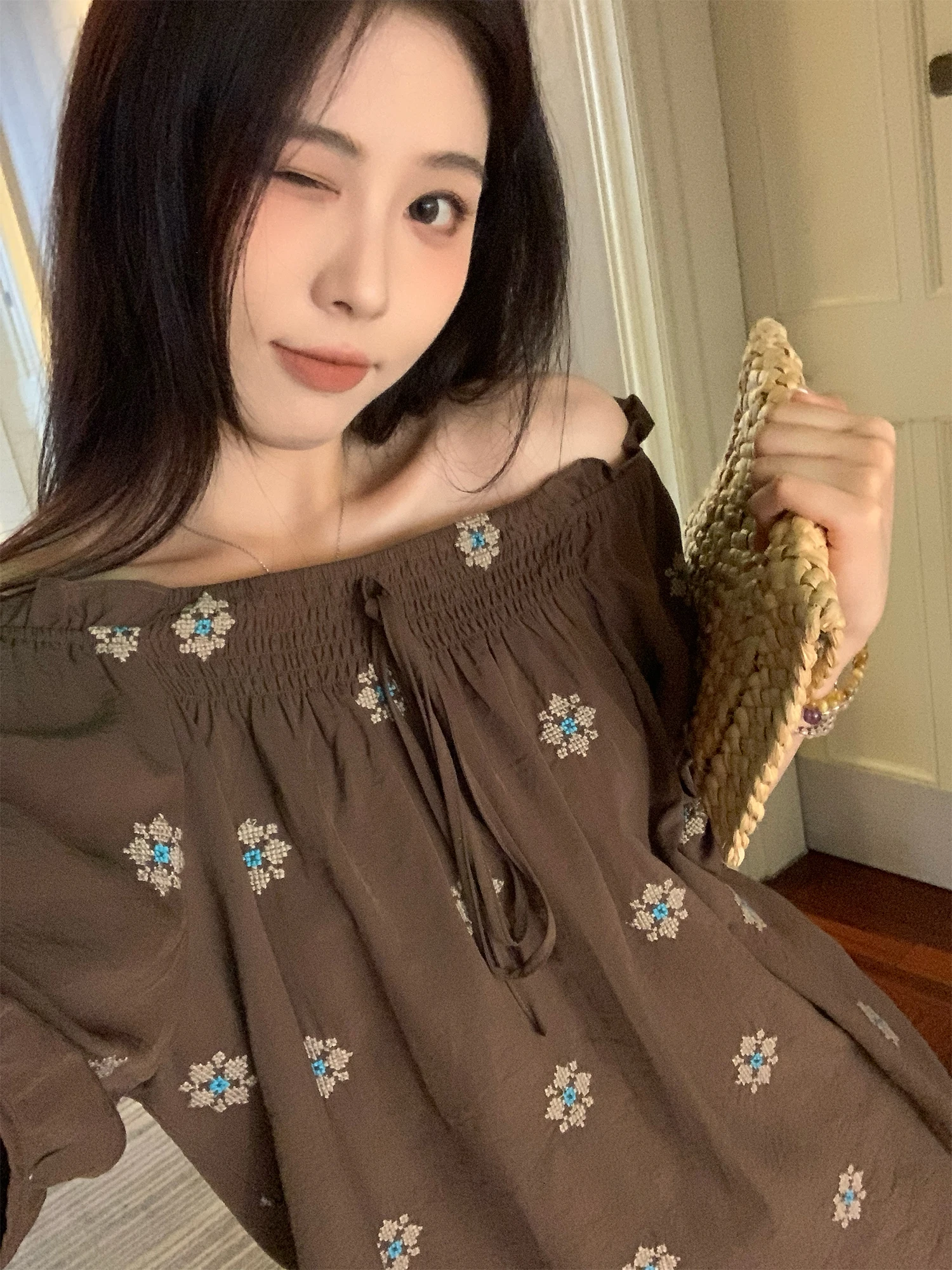 

Женская блузка NAZ большого размера, летняя, льняная, с вышивкой, на одно плечо, повседневная, комфортная, дышащая