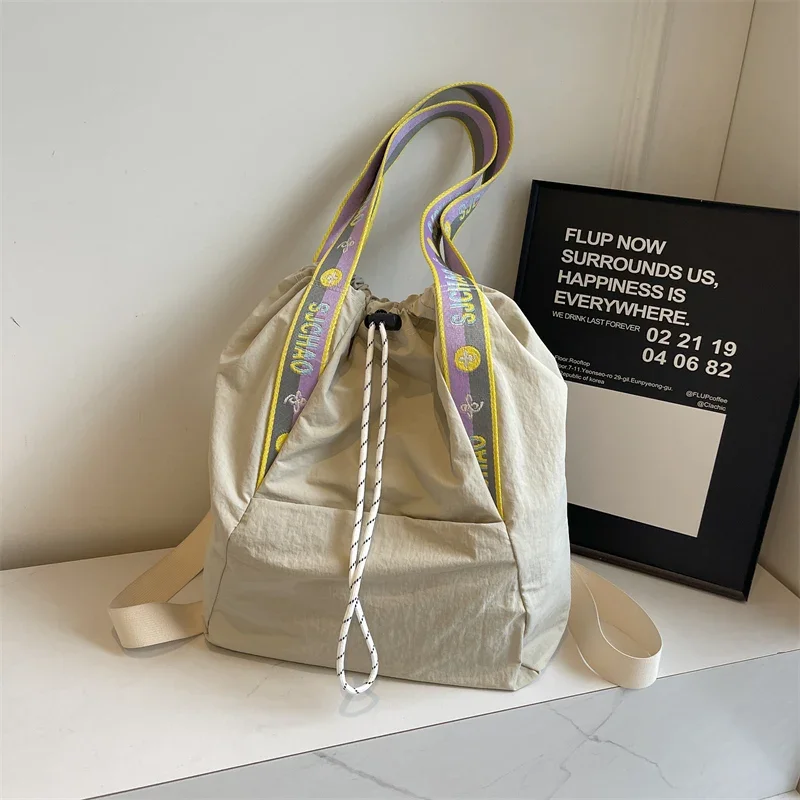 Borsa a tracolla in Nylon moda di grande capacità zaino Casual con tracolla colorata solida 2024 borse di vendita calde per le donne Bolsa