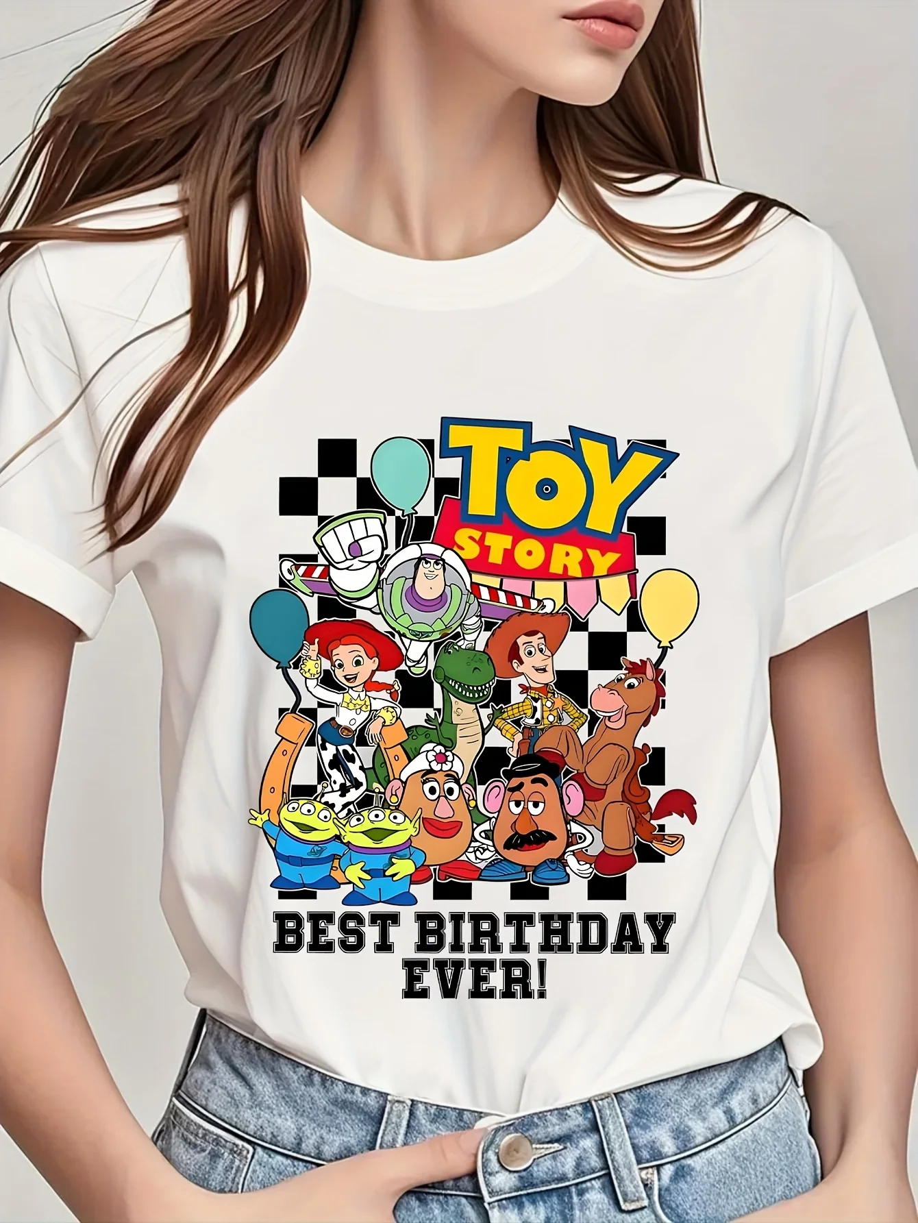 تي شيرت نسائي من Disney Toy Story 2 Buzz Lightyear Jessie Woody Alien Graphic - قميص صيفي كاجوال أبيض بأكمام قصيرة ورقبة دائرية