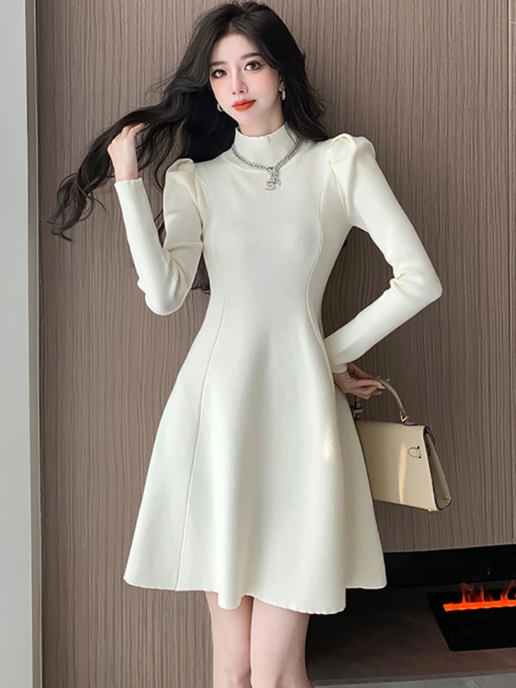 Damska czerwona dzianinowa sukienka mini z diamentowym wzorem, stójką, elegancka sukienka w kształcie litery A na jesień i zimę 2025, koreańska sukienka bodycon z długim rękawem na studniówkę.