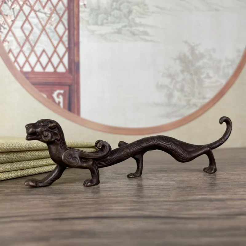 

Antique Style Study Desk Flying Tiger Pen Rest Ornament Vintage Collectible Office Decoration Gift