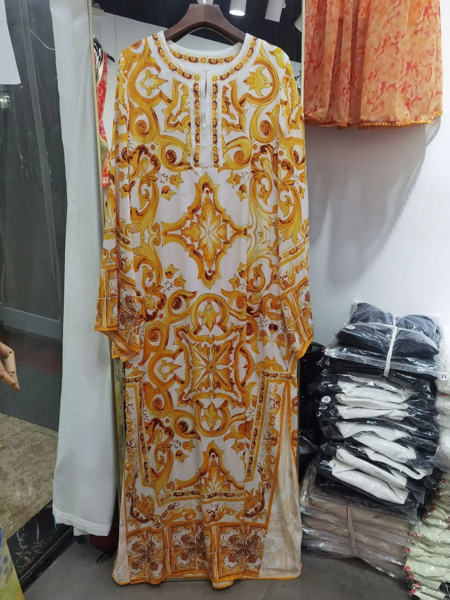 Abito caftano di seta Boho elegante di lusso per donna Abito lungo da spiaggia estivo con stampa porcellanata in viola/blu/rosso/giallo