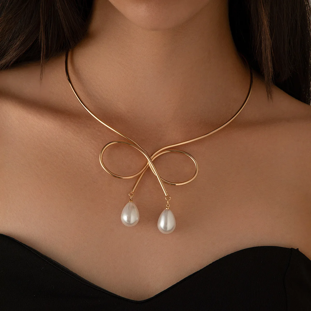

Choker Necklace with Bow Teardrop Faux Pearl Pendant Metal Ring Lightweight Edgy Versatile Jewelry Women Party Gift