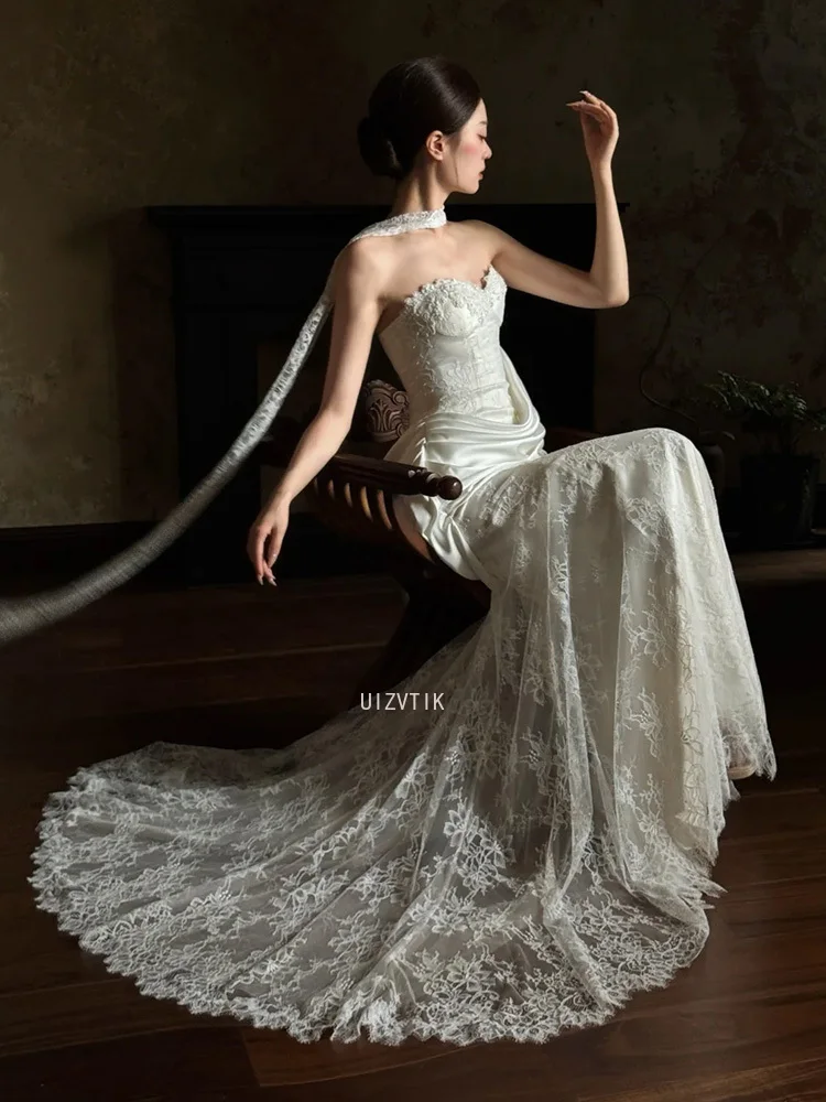 ชุดแต่งงานทรงเมอร์เมดสีขาวเรียบง่าย ผู้หญิงเซ็กซี่ คอวีประดับลูกไม้ ผ้าซาติน ชุดเจ้าสาวหรูหรา  ชุดแต่งงานแบบสั่งตัด