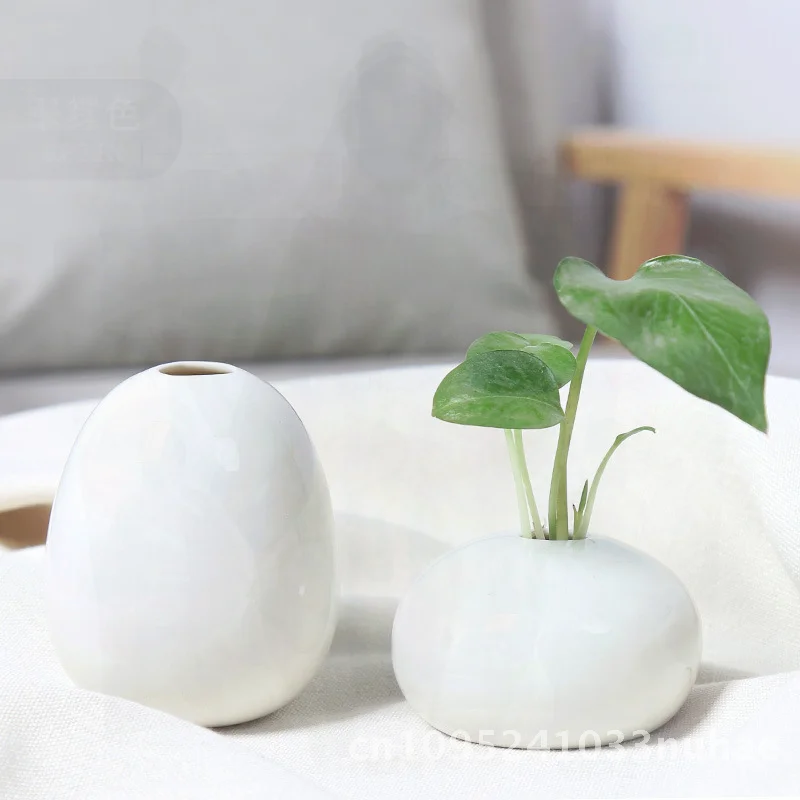 

Modern European Style Ceramic Vase Small Fresh White Dried Flower Insert Home Decor Handmade Artistic Desktop Ornament