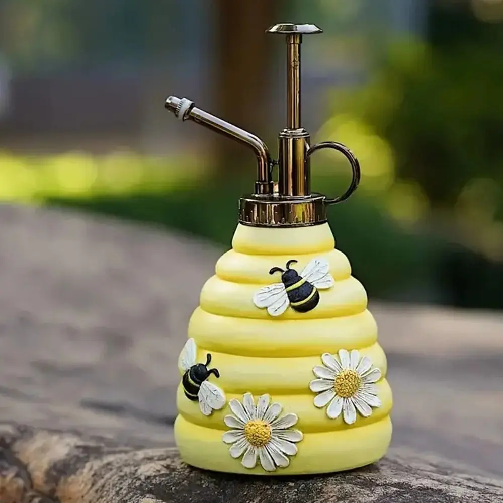 

Creative Cute Bee Spray Bottle Resin Household Cute Bee Watering Can 320ML Handmade Plant Sprinkler Pot Gardening Tools