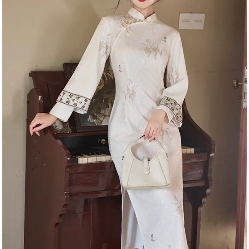 Lady Autumn Winter Qipao Sexy Lace Jacquard Cheongsam Patch Work Long Sleeve Chinese Dress Vintage Button Vestidos Plus Size 3Xl