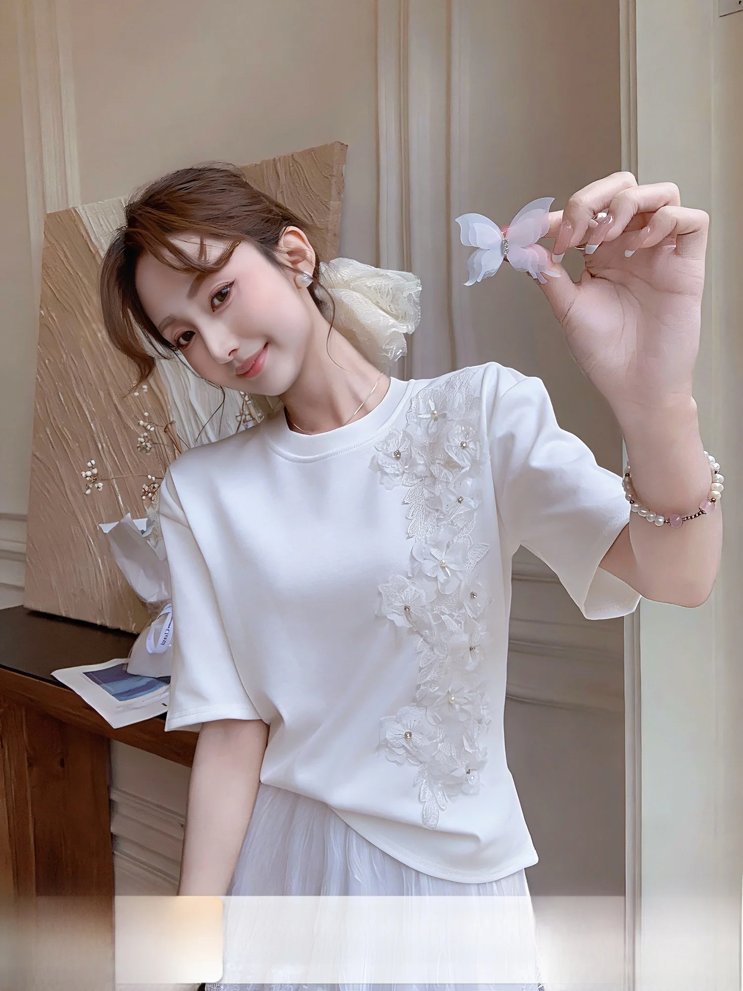 

Comfortable Floral Embroidery Short Sleeve T-Shirt Women's Summer New Style Casual Fit Top by Zhang Xinyou