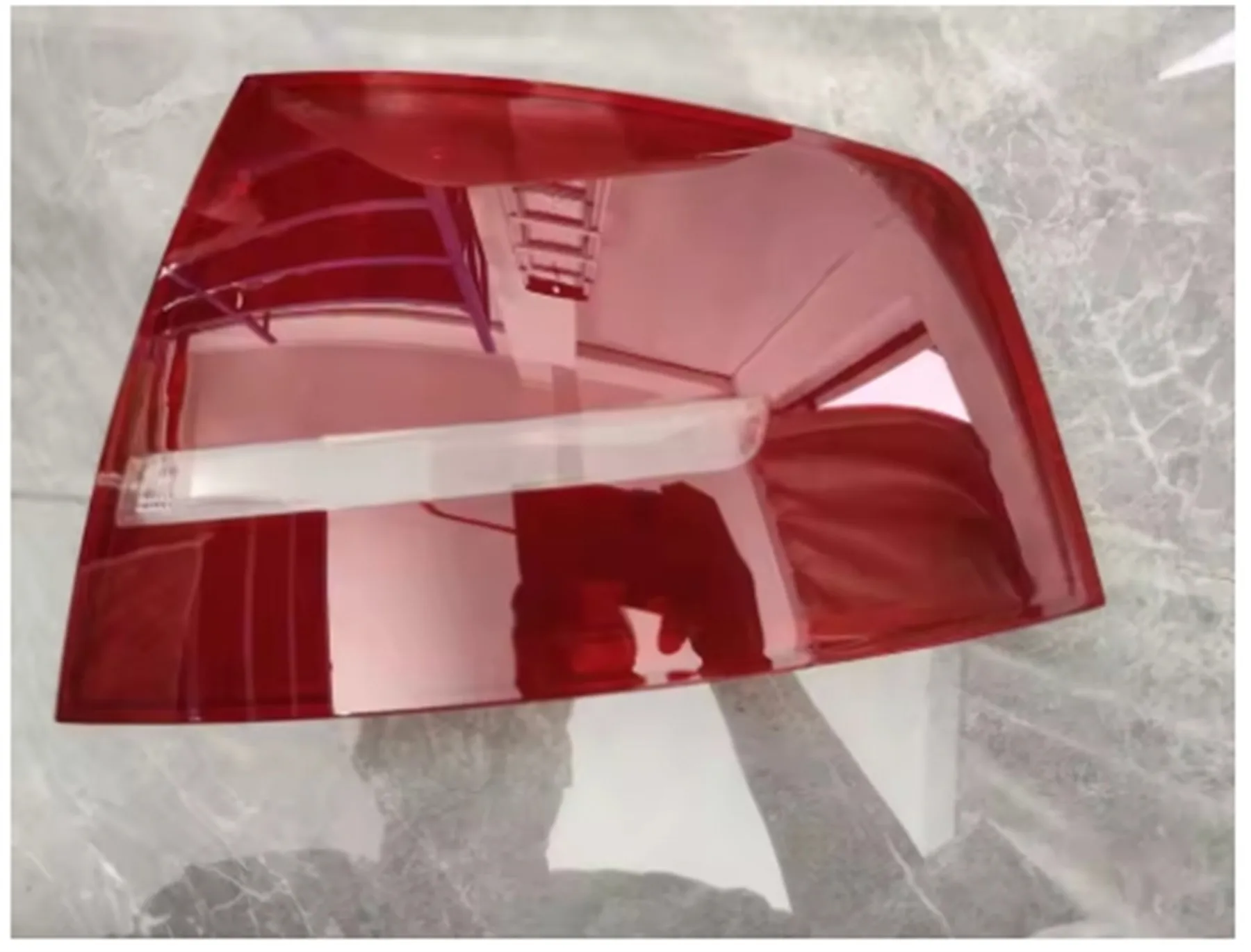 Tail Light Right Ou…