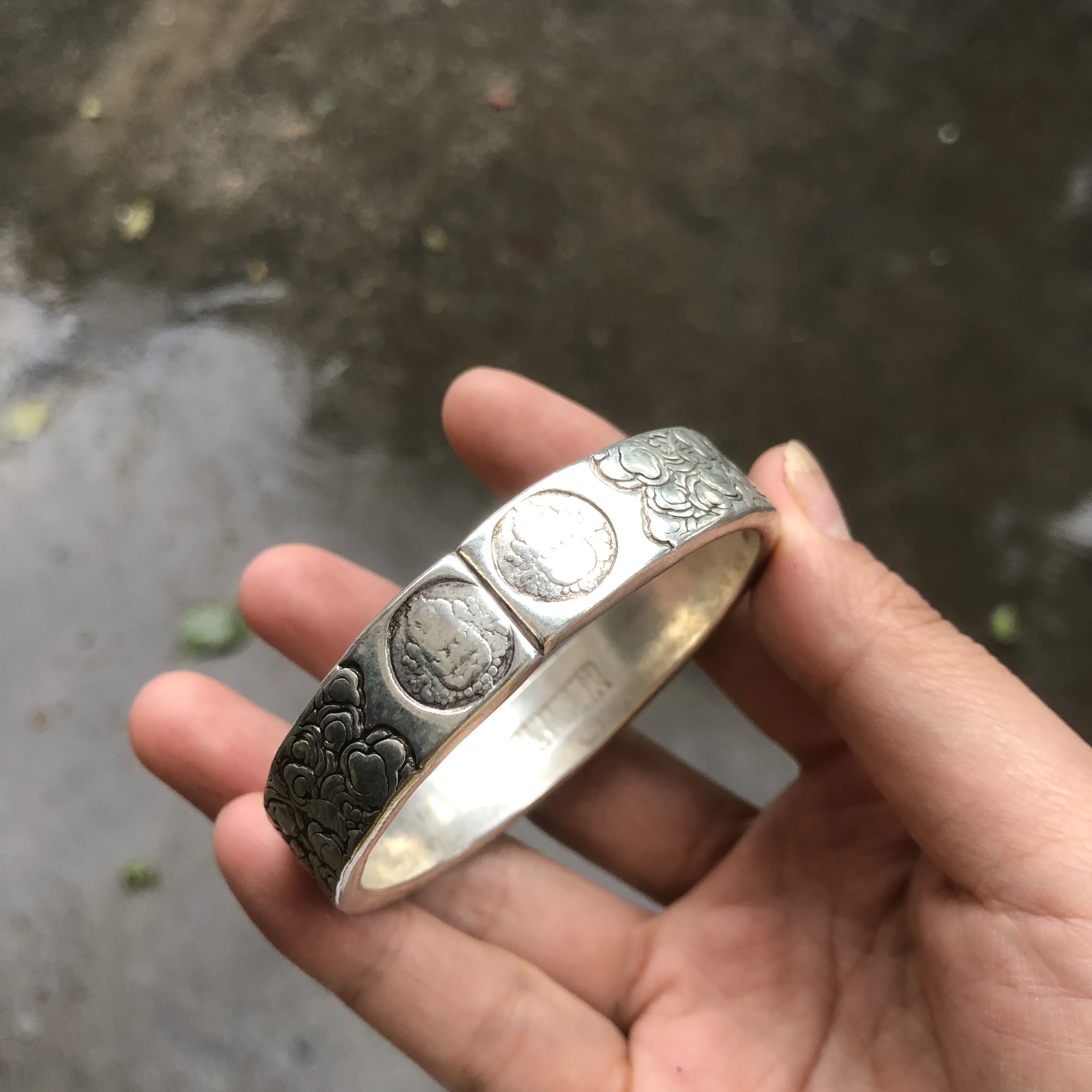 Vintage Tibetan Silver Tone Open Bangle Bracelet, Engraved Buddha Mantra Floral Relief Ethnic Cuff Bracelet Women Retro Jewelry