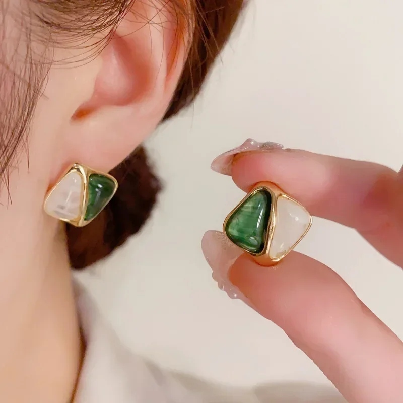 

Contrast Color Earrings For Women, Unique Geometric Square Stud Design Eardrop Jewelry With Exquisite Gift Box