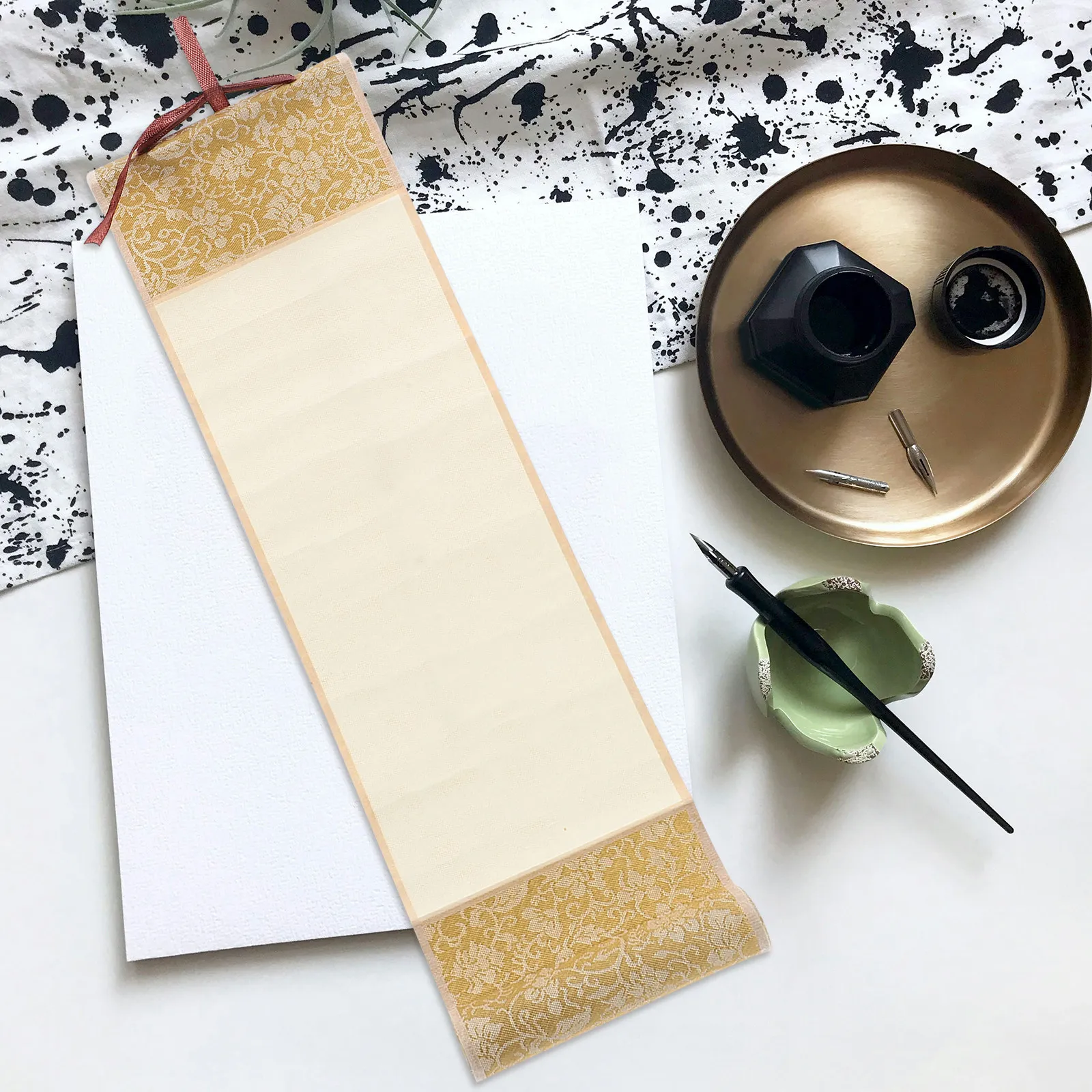 

Exquisite Small Blank Scroll for Chinese Painting and Calligraphy Wall Hanging Art Decor Retro Style Home Office Decorative