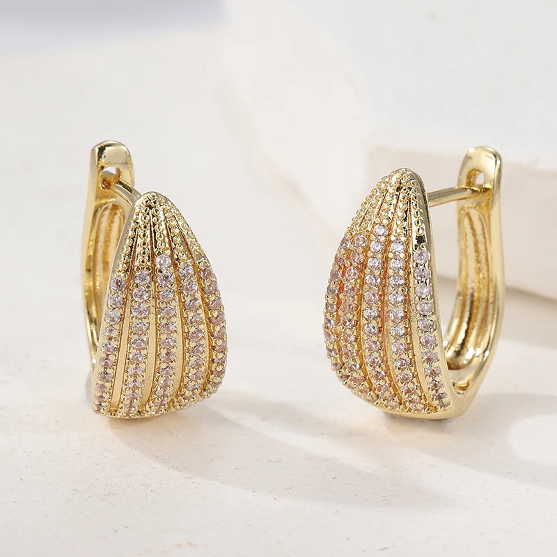Exquisite goldfarbene, fünfreihige Ohrringe mit eingelegten Zirkonia-Steinen für Damen, modische Verlobungs- und Hochzeits-Ohrhänger. – Detail 3