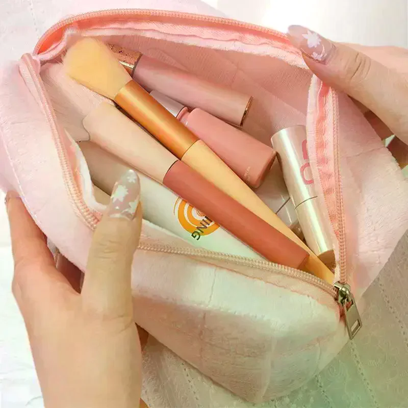 

1Pcs Ladies Zip-Up Beauty Bag Solid Fluff Cosmetic Holder Pouch Stationery Pencil Carrier Travel Make-Up Toiletry Kit