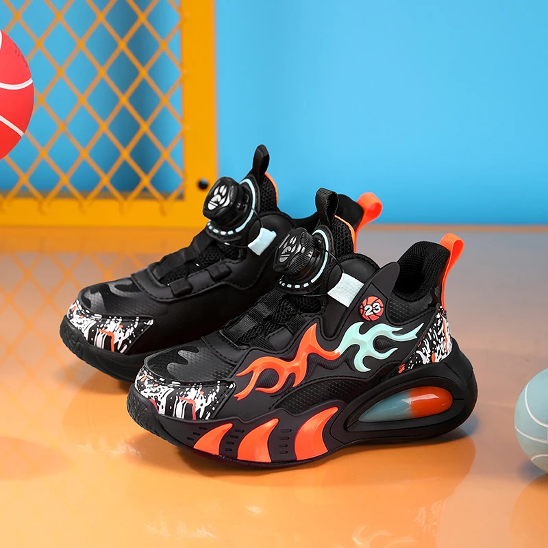 Um par de tênis de basquete de cano alto de couro infantil de quatro estações, tênis de basquete resistentes ao desgaste, tamanho 28-39, JT-2825