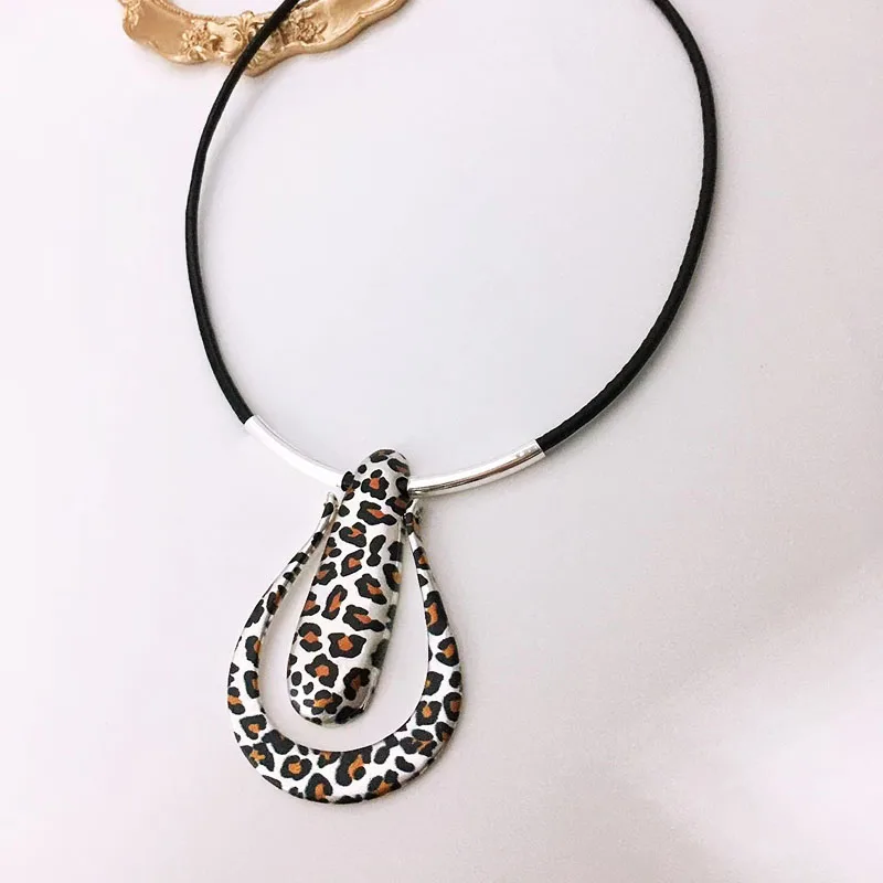 Vintage Exaggerate Leopard Print Geometric Pendant Necklace Elegant Temaperament  Europe Design Necklace For Women Accessories