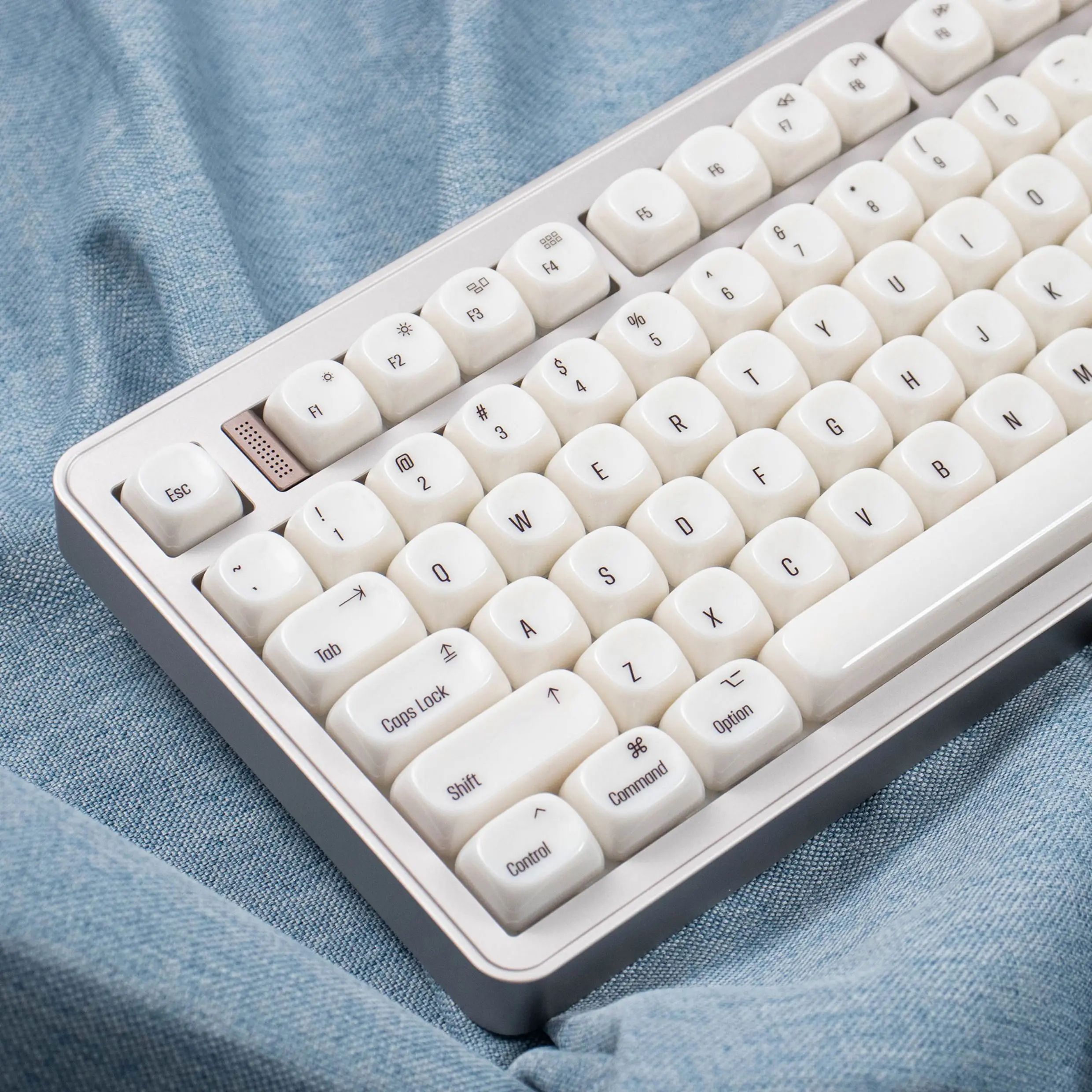 

Simple Apple Style Keycap MOA Profile Imitation Ceramic Mechanical Keyboard Caps Warm White PC Translucent Jade Fat Feel Keycaps