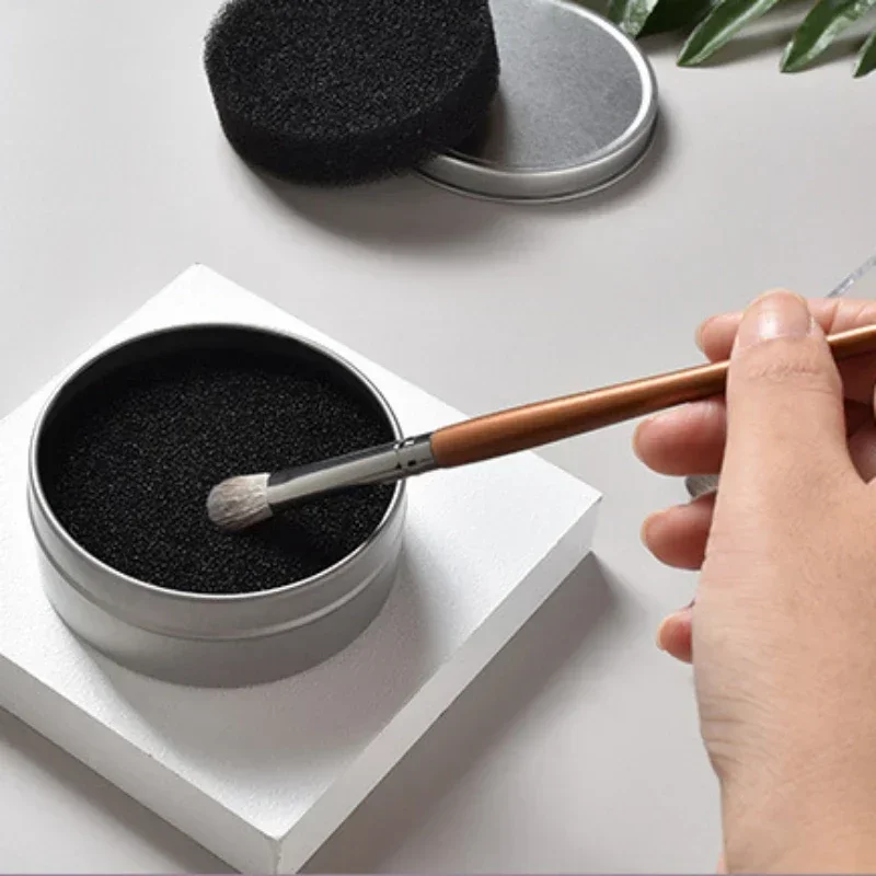 Makeup Eyeshadow Brush Dry Cleaning Sponge Box Activated Carbon Sponge Quick Cleaning Makeup Brushes Cleaner Makeup Accessories