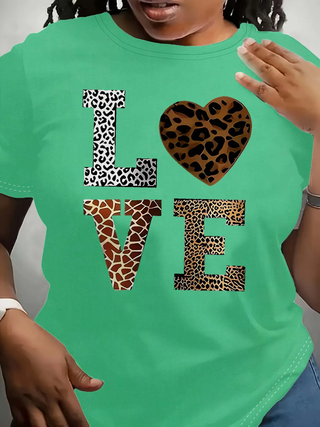Motivo LOVE con stampa animalier taglie forti - Indumento alla moda elegante e grazioso