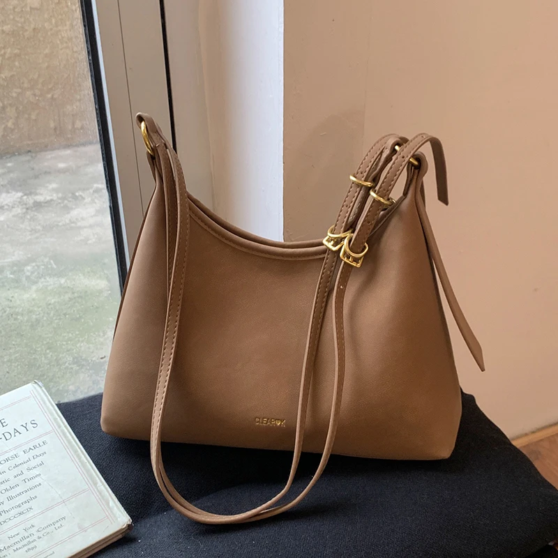 

Retro Casual Large Capacity Women Crossbody Bag 2025 New Trend Soft Leather Single Shoulder Bags High End Commuting Underarm Bag