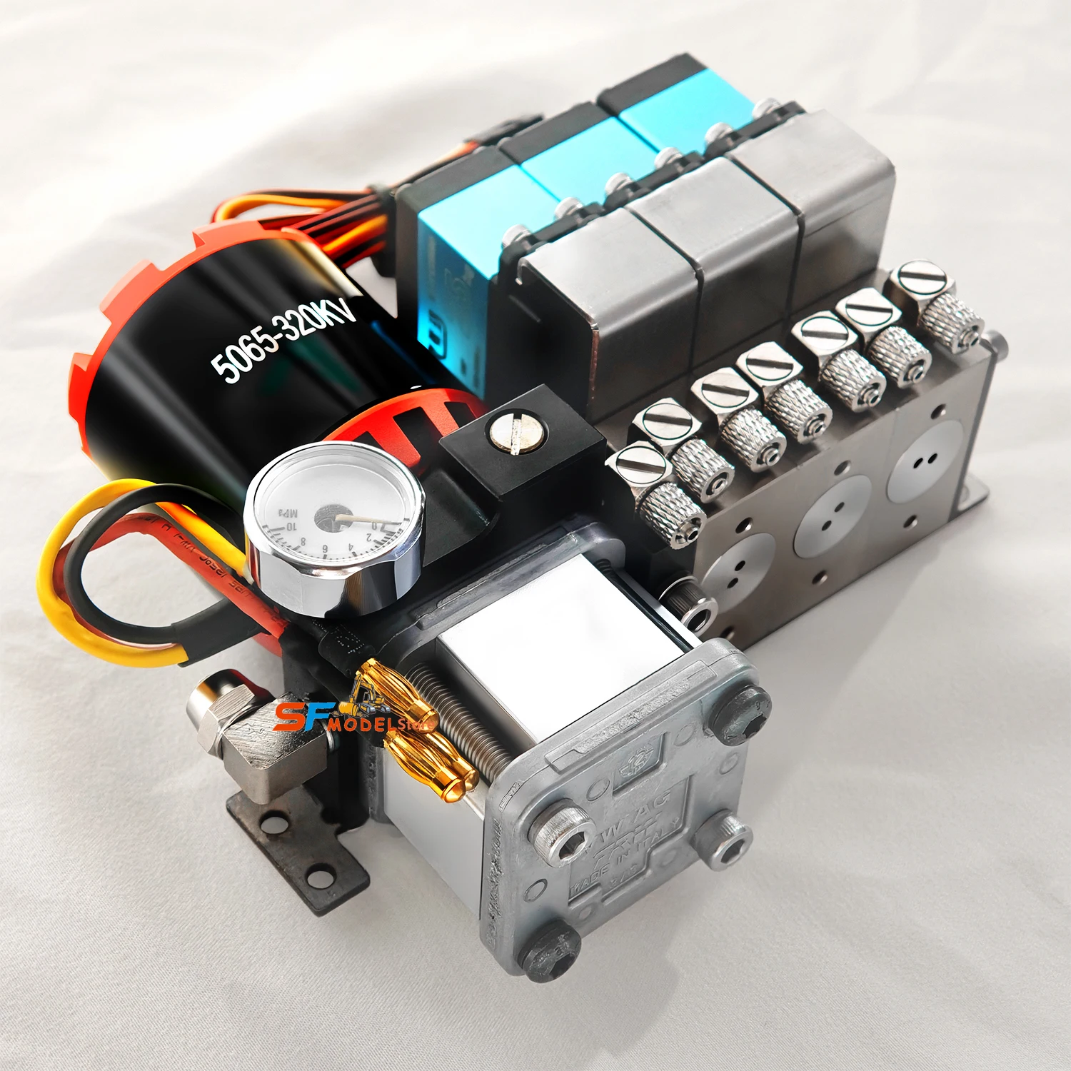 

Металлический гидравлический трехходовой клапан, масляный насос, давление 8MPA, подходит для модели гидравлического экскаватора с дистанционным управлением 1/14 или 1/12, встроенный клапан насоса