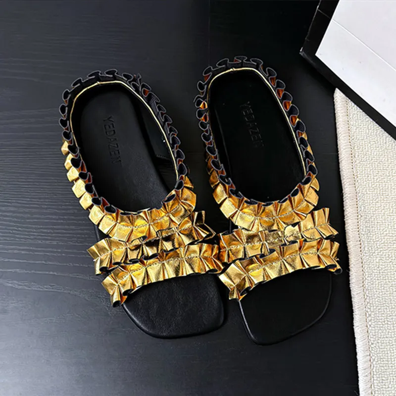 

Luxury Designer Slippers Women Pleated Gold Slide Sandals Summer Flat Sandals for Women Elegant Silver Beach Shoes Flip Flops