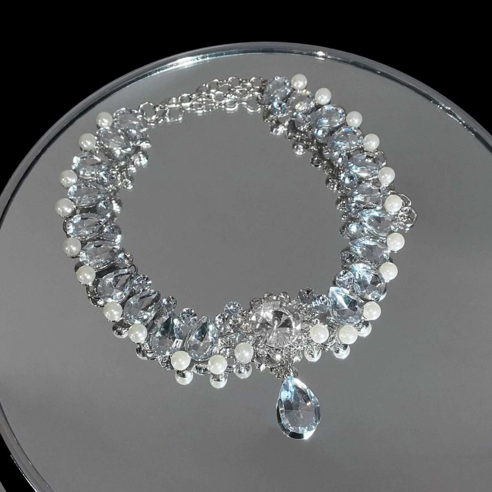 Dainty Pearl Necklace With Rhinestone Shiny Diamond Amulet for Daily Dating Fashion Pendant Choker Bridal Neck Jewelry Accessory