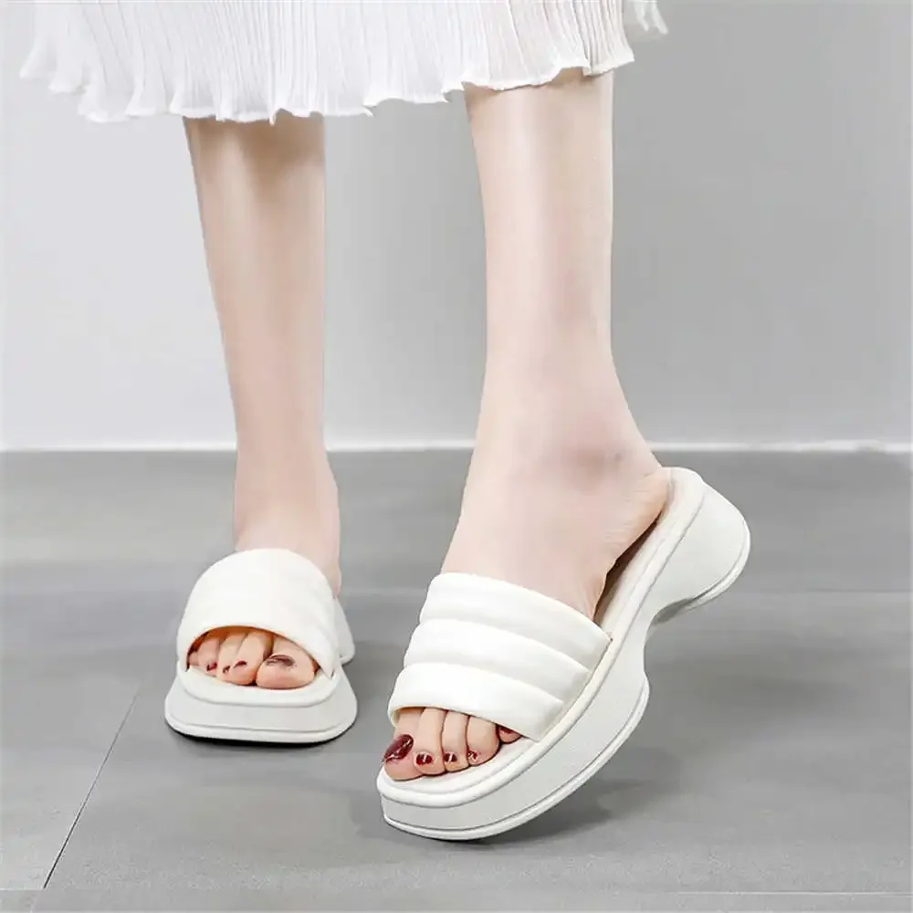 Low Heeled Nonslip Beach Sandal Woman Slippers For Girl Shoes Swim Sneakers Sports Girl Snow Boots Sapato Visitors