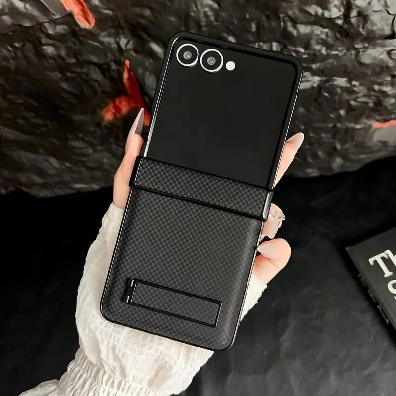 

Plaid Leather Hide Metal Phone Holder Case For Samsung Galaxy Z Flip 7 Flip6 Flip 5 4 3 Luxury Hinge Shockproof Kickstand Cover