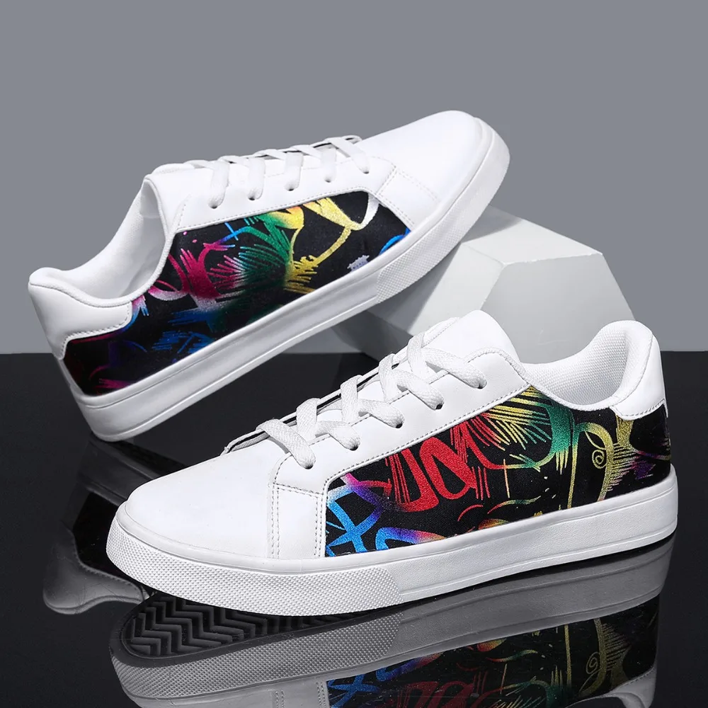 

Y2k 2026 New Men's Graffiti Print Sneakers Colorful Casual White Shoes Breathable Canvas Skate Shoes for Streetwear Summer