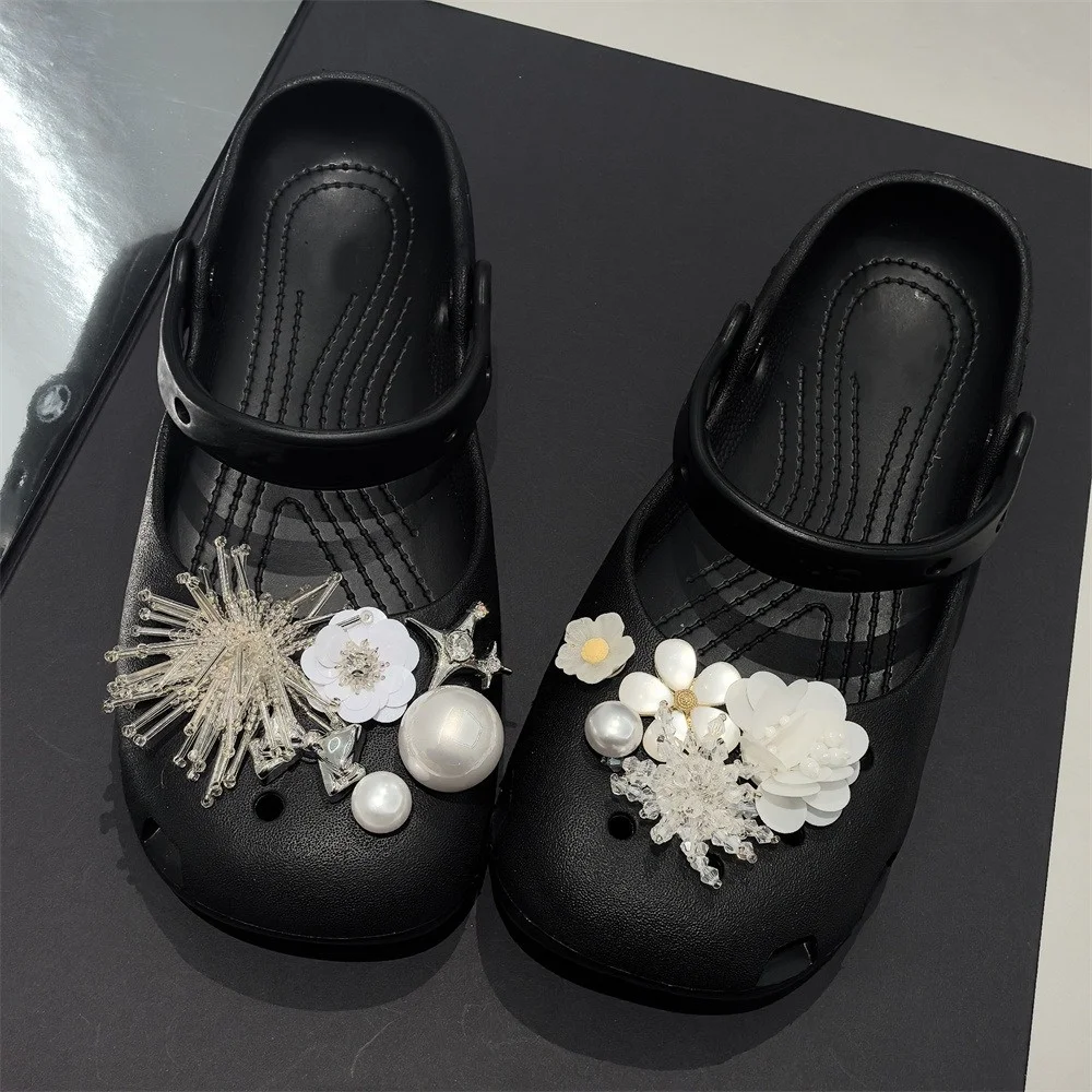 

1 набор декоративных аксессуаров для балетных туфель в стиле феи: подвески с эффектом кошачьего глаза, цветами морской анемоны, жемчужными бусинами и пряжками