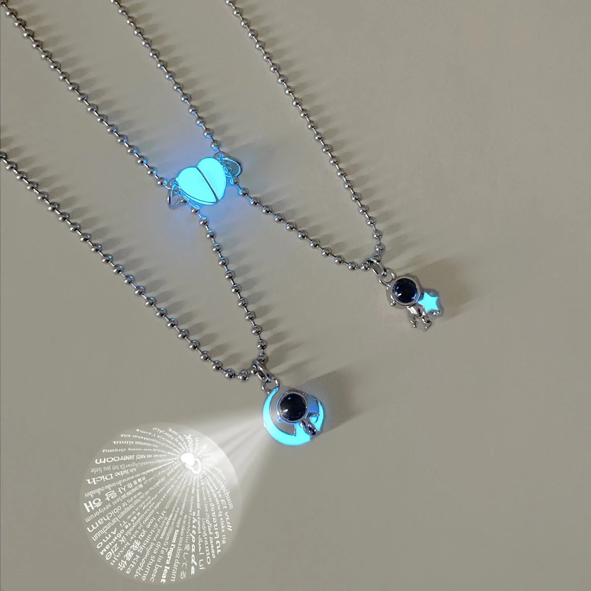 2 Pieces Luminous Heart Star Moon Astronaut Steel Bead Chain Couple Necklace I Love You 100 Languages Fashion Classic Style
