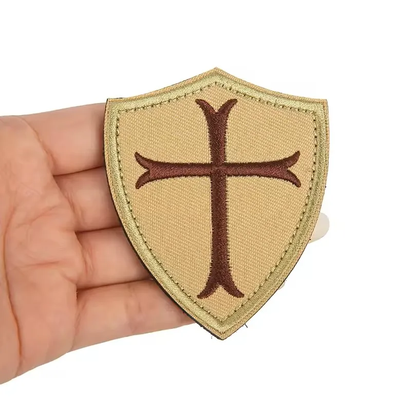 جديد! الصليبية الصليب بقع المعنويات فارس المطرزة السحابة درع هوك وحلقة شارات #5