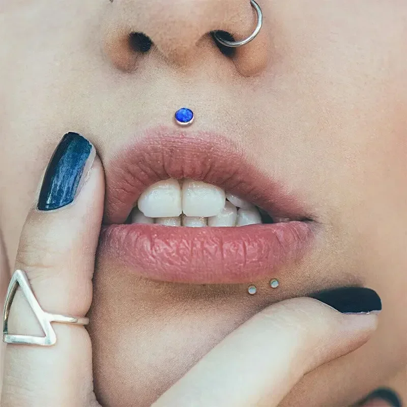 G23 ไทเทเนียมโอปอลเจาะ 16G ด้ายภายใน 3/4/5 มม.Labret อุตสาหกรรมหู Tragus Piercing Nose Lip Implant เกรดเครื่องประดับ