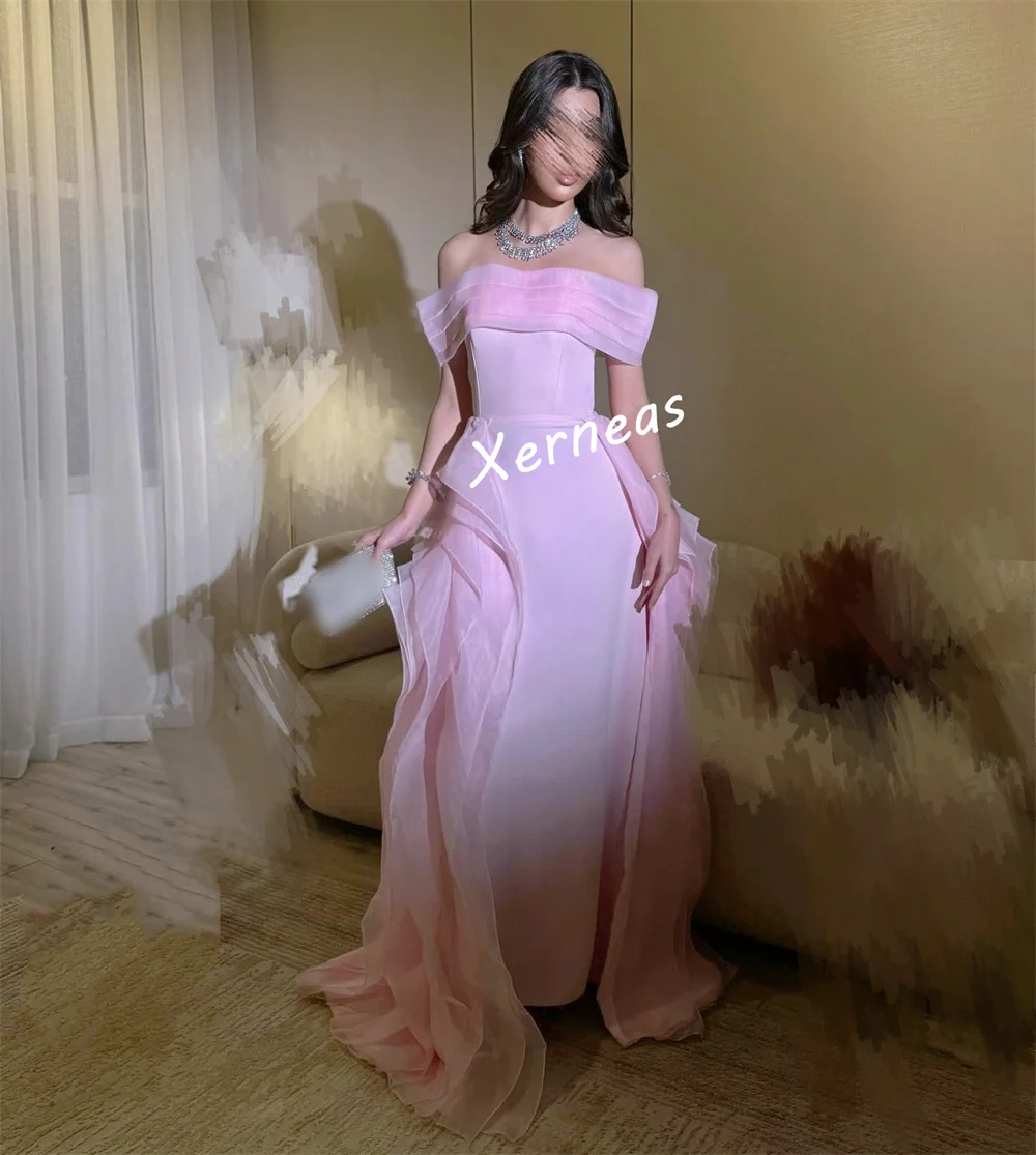 فستان سهرة عالي الجودة مخصص بطيات مكشوفة الكتفين فساتين طويلة مناسبة مخصصة للحفلات على الطراز الحديث