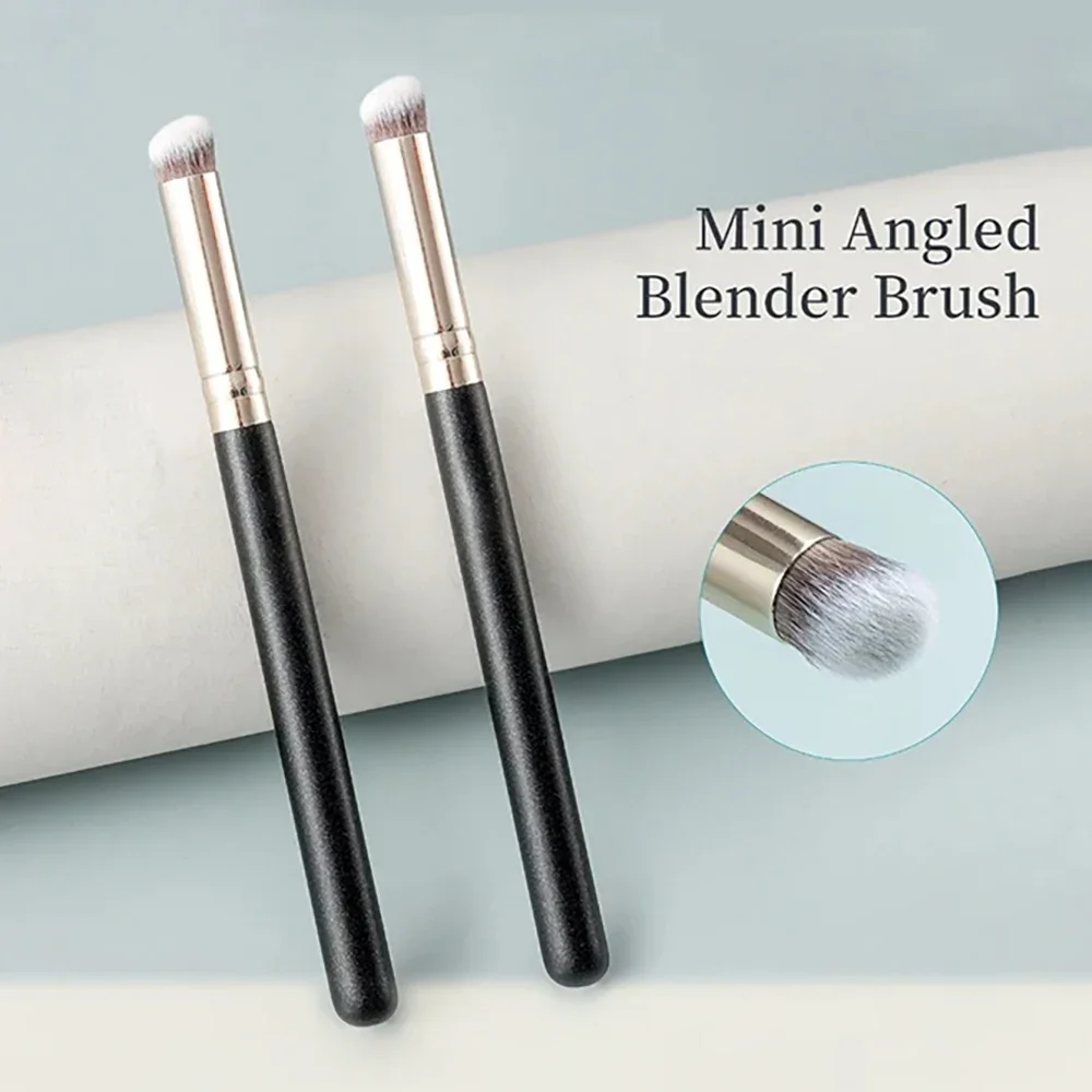 Brocha de Maquillaje Angulada para Corrector, Brocha Pequeña de Precisión para Base de Maquillaje, Brocha para Difuminar en el Rostro, Cerdas Suaves, Herramientas de Maquillaje