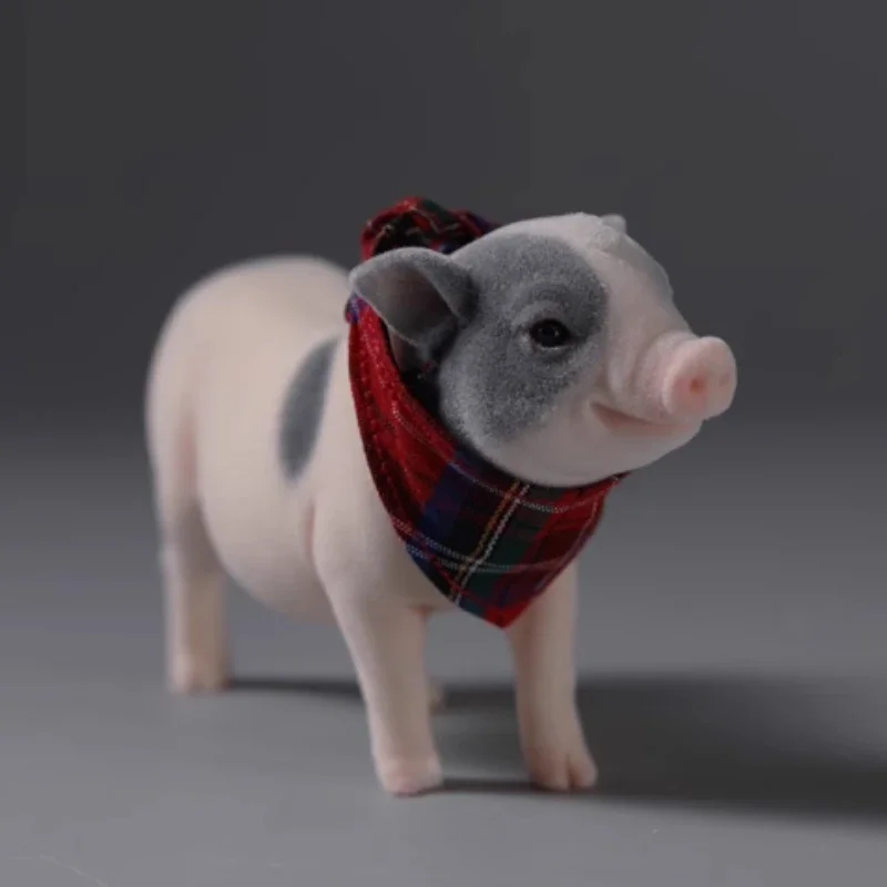 

JXK JXK059 1/6 Scale Mini Pig Resin Model Healing Cute Pet Pig Little Fragrant Pig Scene Decoration Ornament Props Accessories