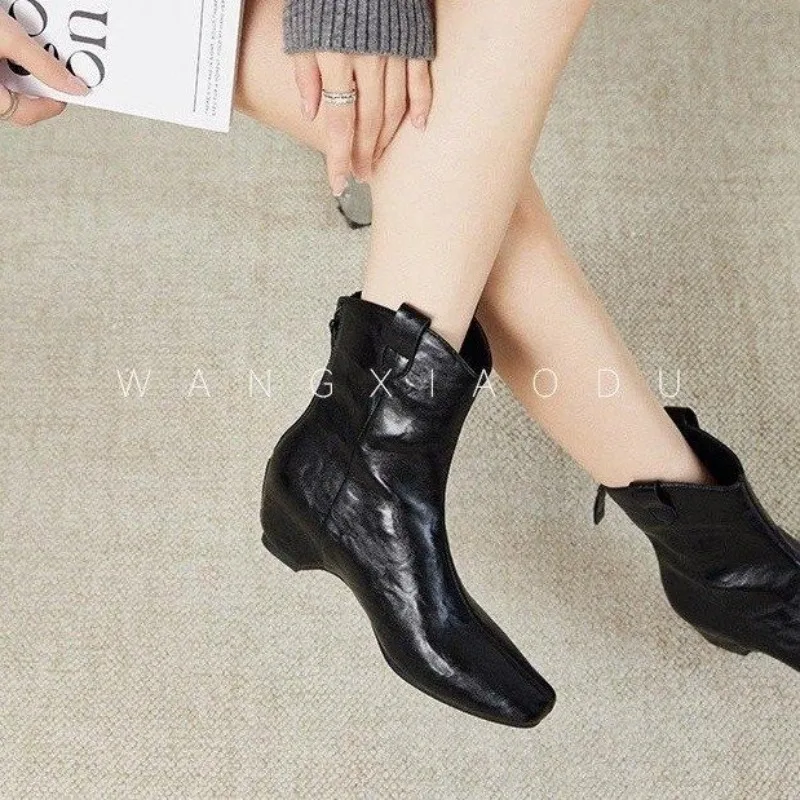 Round-toe French-style Retro Slim Boots with Thick Heels and Short Length