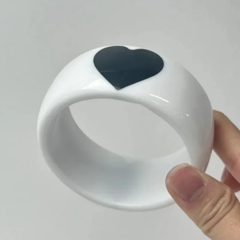 

Casual Black White Colorful Polka Dot Striped Geometric Round Resin Cuff Bracelet Y2K Chunky Bangle Minimalist Jewelry