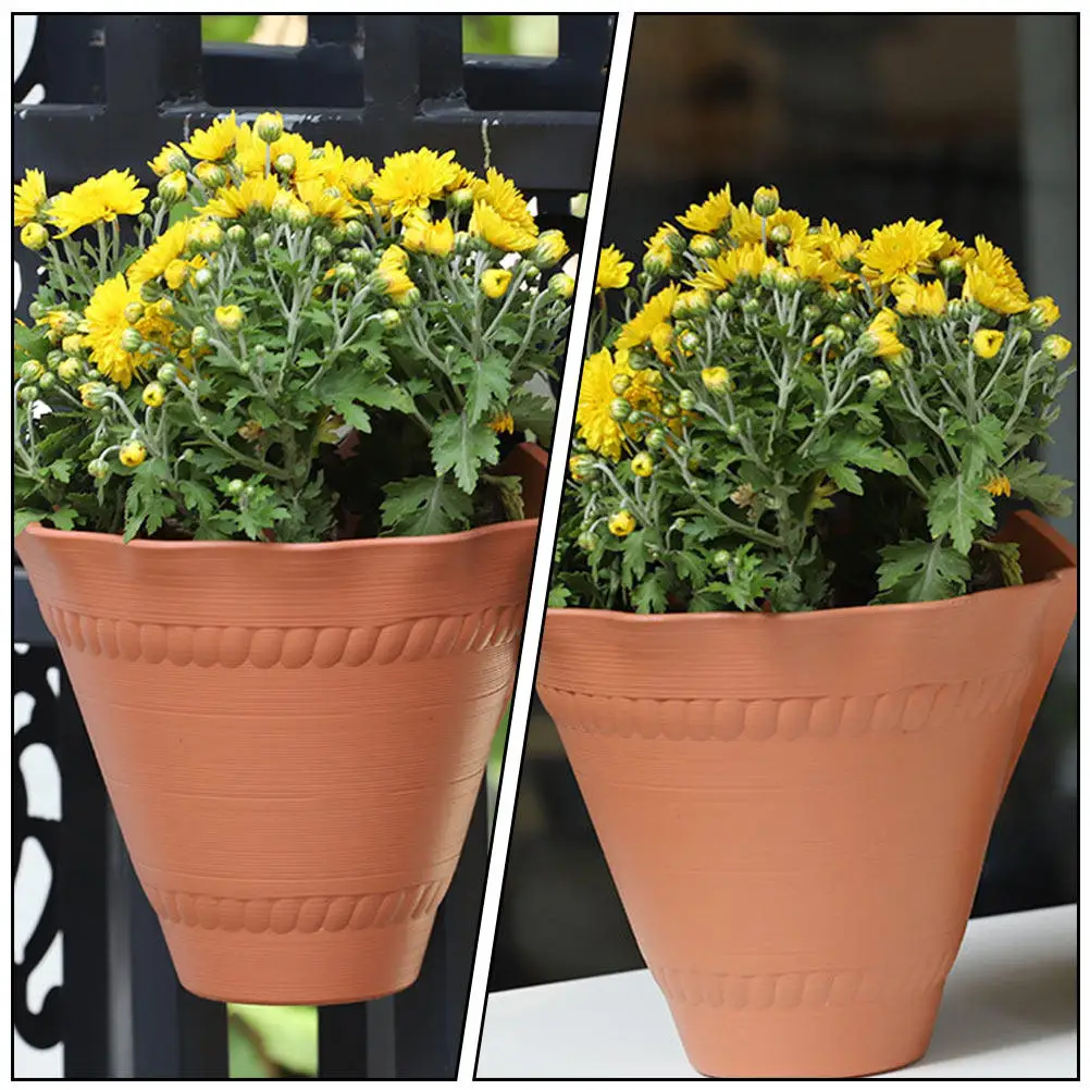 2Pcs Decorative Resin Wall Flower Holder Wall Mounted Cone Shape Flower Pot for Small Plants Succulent Display