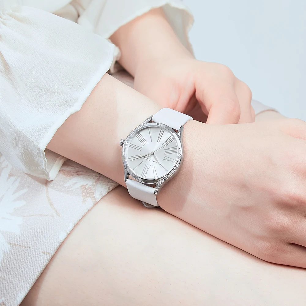 ミニフォーカス-女性用エレガントクォーツ時計,ダイヤモンドケース,本革ストラップ,防水,mf0259l