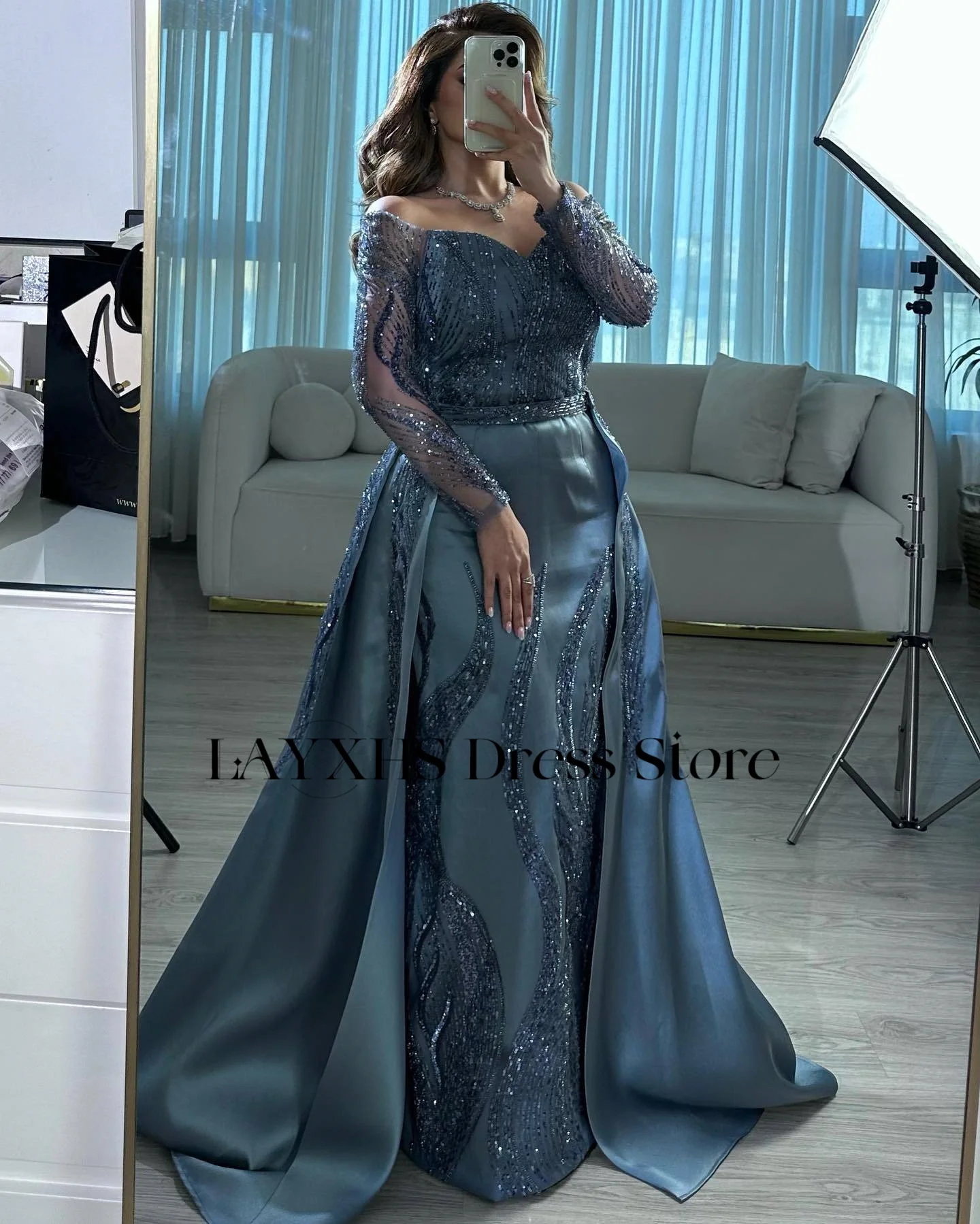 LAYXHS Olśniewające Sukienki Wieczorowe z Odkrytymi Ramionami, Linia A, Zdobione Koralikami, Koronkowe, Długie Rękawy, Tren Królewski, Sukienki na Bal Maturalny, Szyte na Miarę