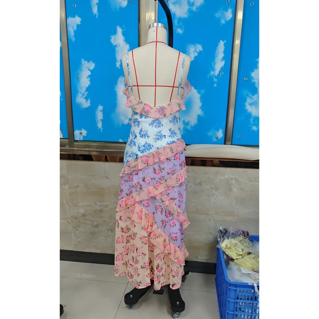 Abito elegante da donna con patchwork floreale, abito lungo con volant sottile, scollo a V, senza maniche, aperto sul retro, per party club