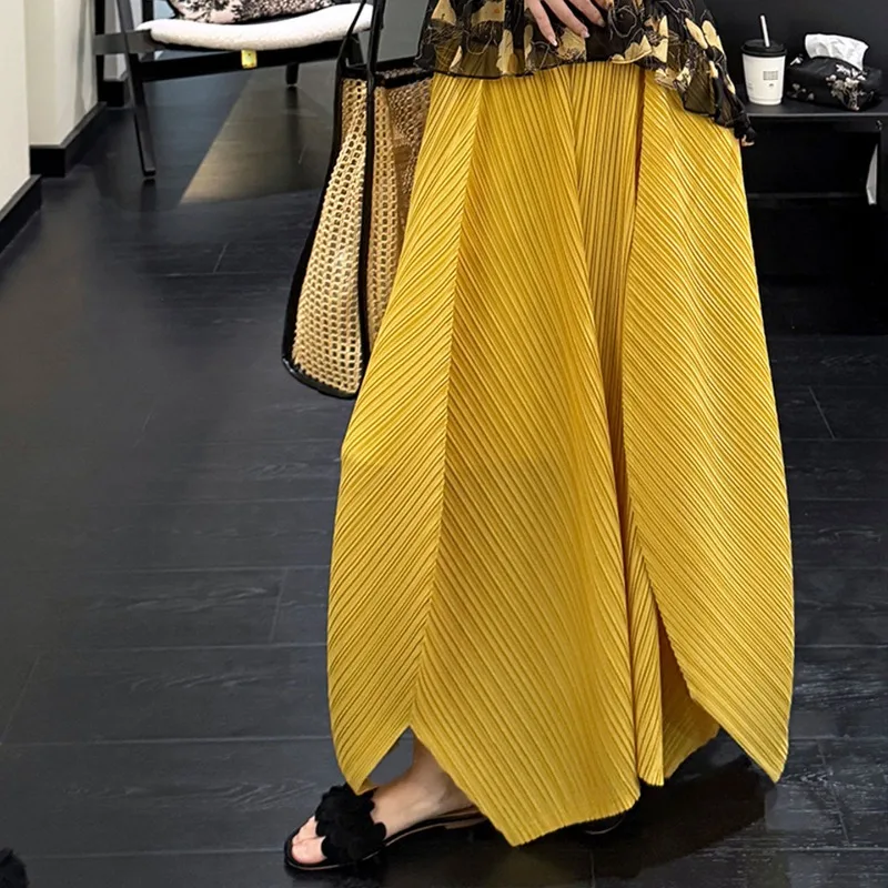 Pleated Skirt 2026 New Fashion Yellow Irregular Hem Semi Skirt Pleated Flowing Long Skirt Skinny Vacation Casual Women's
