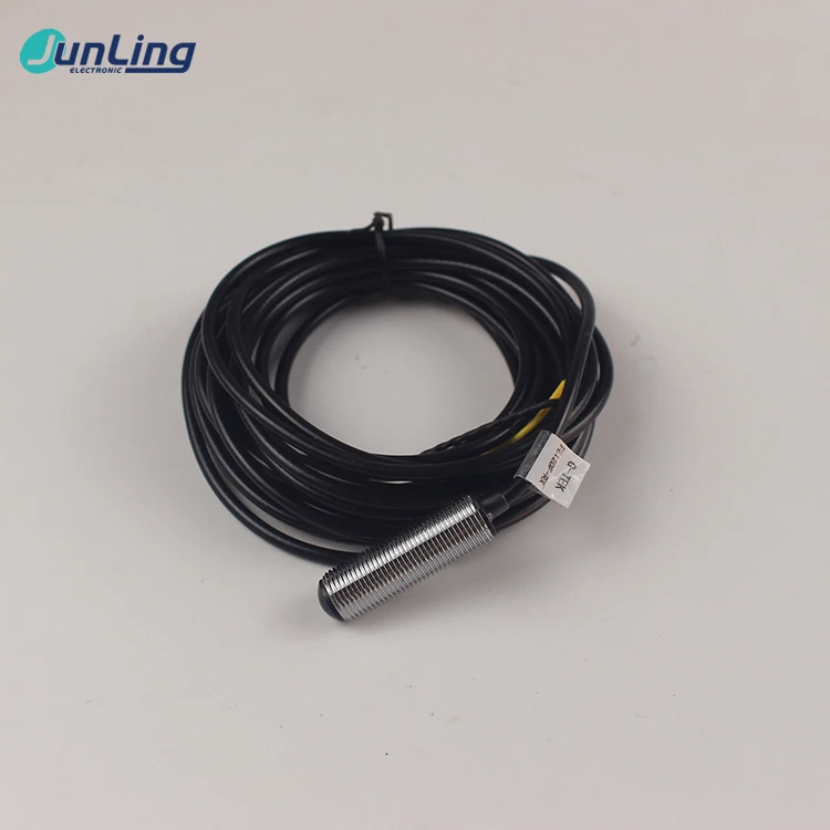 PE12DF  diffuse reflection photoelectric sensor the detection distance is 0-3m protection grade is IP40 new and original