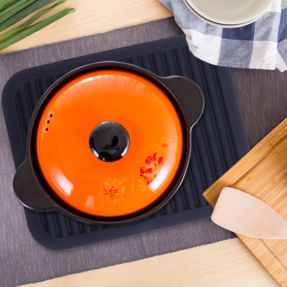 

Heat Resistant Silicone Insulation Mat Non-Slip Kitchen Coaster Pad For Hot Pans Pot Holders Table Protection Mat