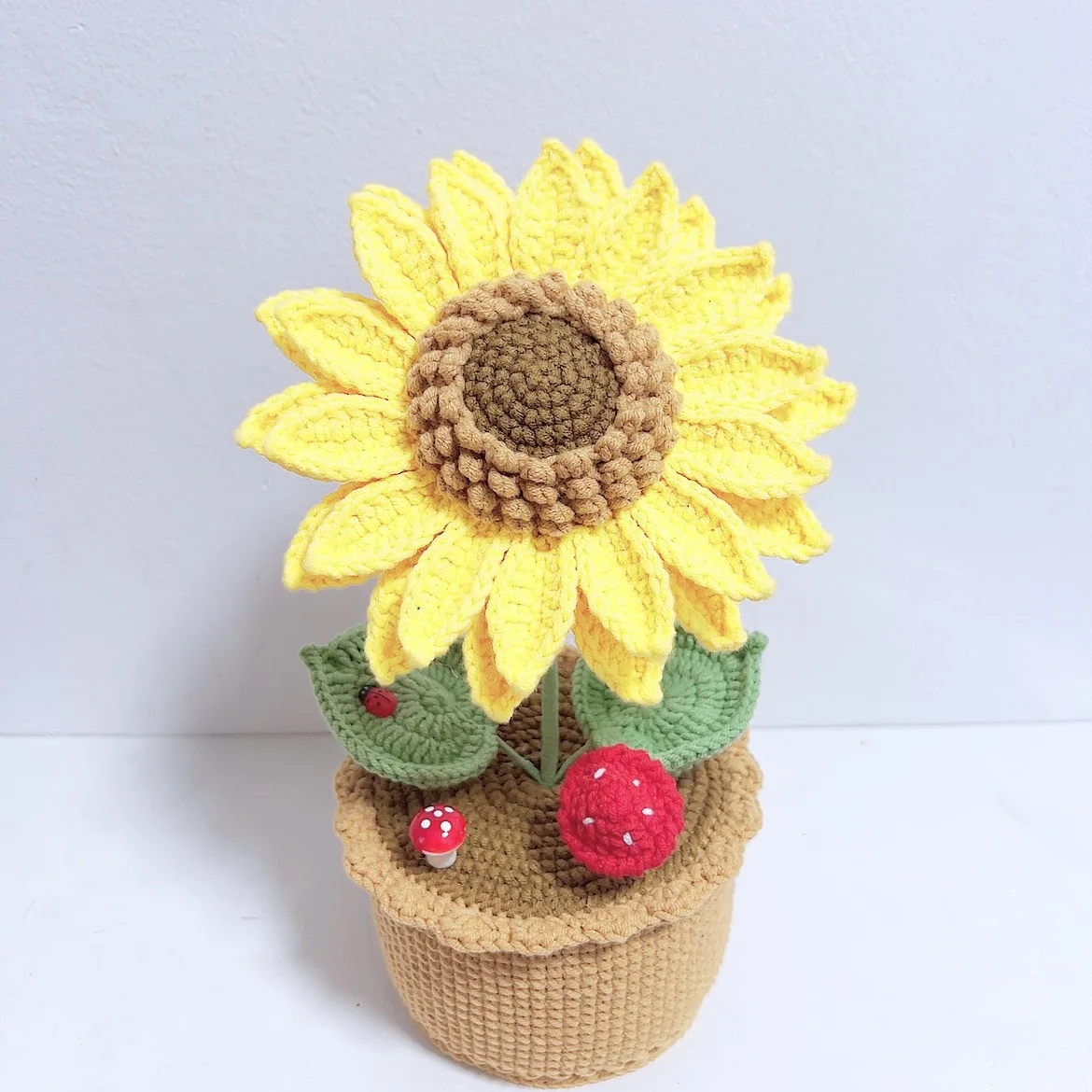 Boutique Handmade Crochet Flower Desk Decoration Items Wool Knitted Sunflower Plant Pot Home Decoration Children Gift Kids Doll