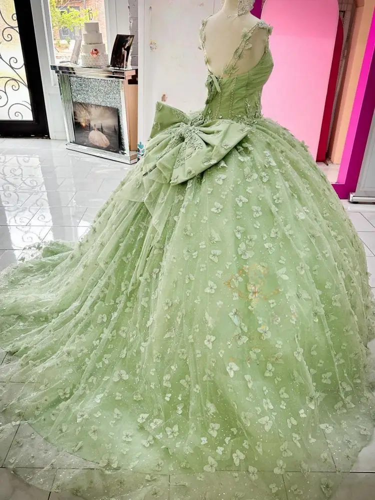 AQ127 Customized Princess Girl Birthday Party Dresses V Neck Butterfly Ball Gown Vestido De xv Anos 15 16 Quinceanera Prom Dress