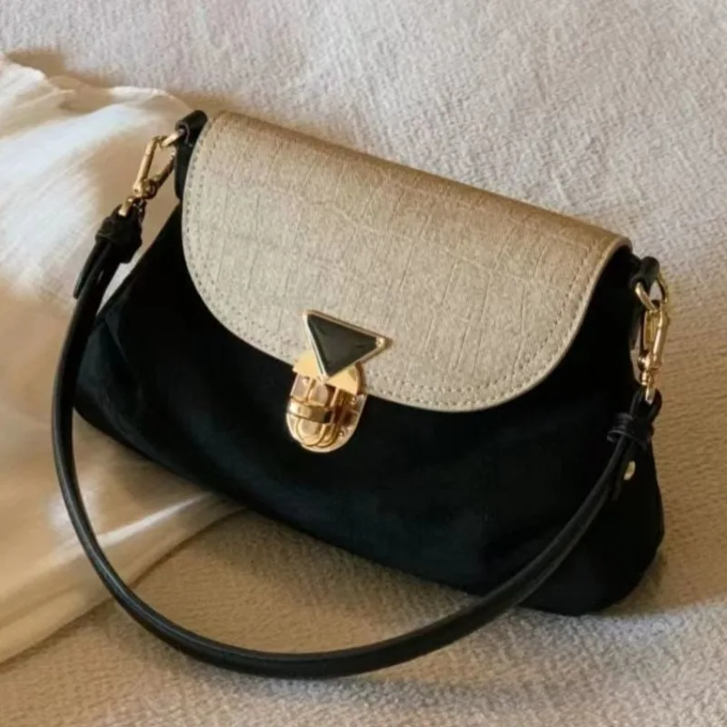 

Women's Personalized Monogram Shoulder Bag Custom Crossbody Bag for Unique Fashion Expression